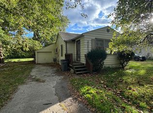 20800 McKishnie St, Clinton Township, MI 48035