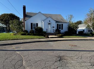 12 Pond View Rd, Lynn, MA 01904