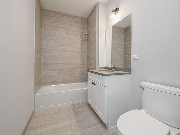 3rd image of 2904 S Hillock Ave #201