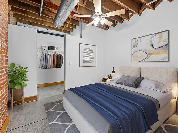 5th image of 2615 Washington Blvd #205
