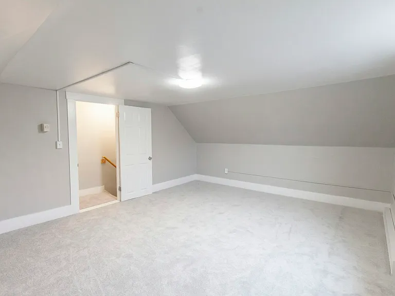 87 Glass St — Photo 13
