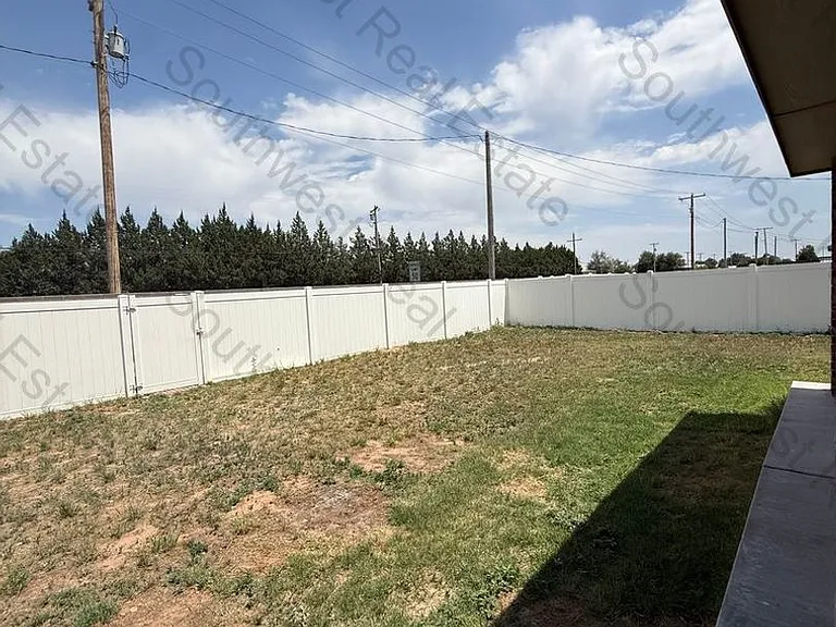 2111 Mockingbird Ln — Photo 13