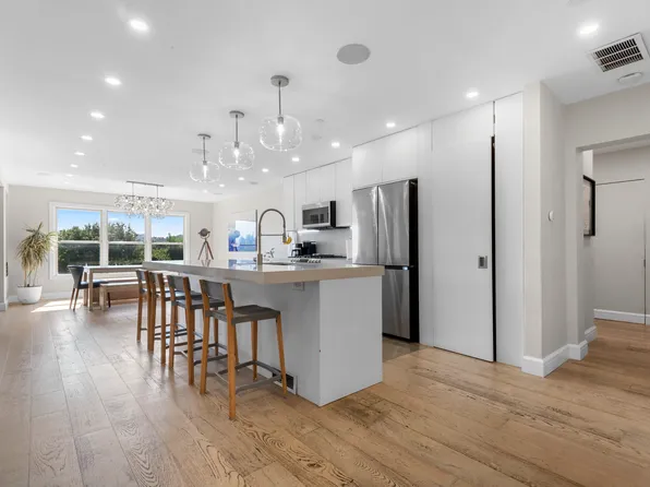 121 The Promenade image 1 of 26