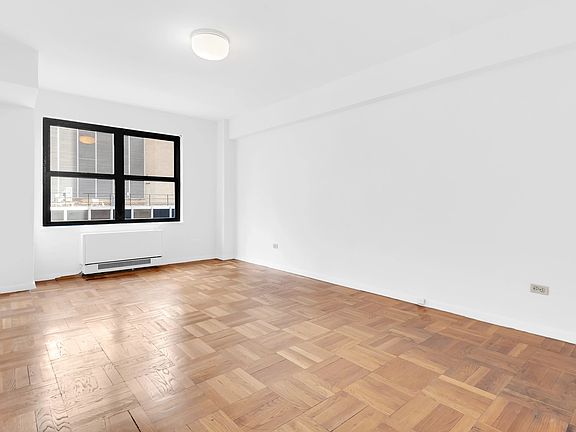 3rd image of 150 E 56th St APT 9E