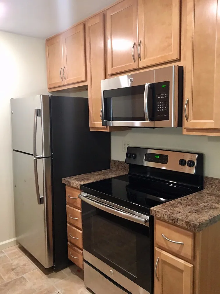 Riverbend Apartments — Photo 1