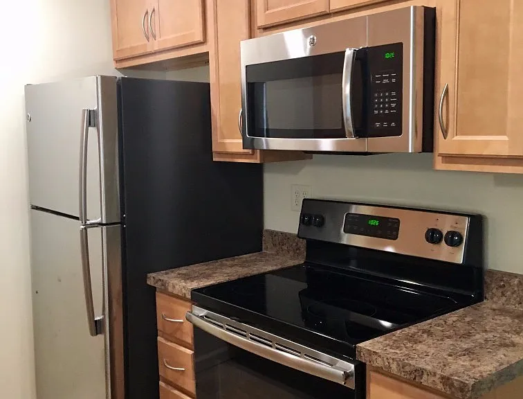 Riverbend Apartments — Photo 1