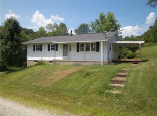 135 Cooper Dr, Cowanshanock Twp, PA 16250