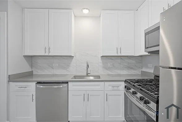 2537 E 83rd St #1 — Photo 8