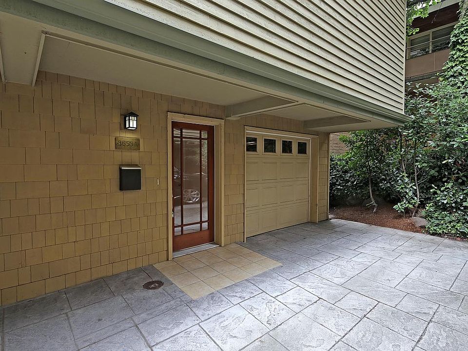 One car garage and one parking outside.