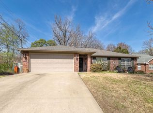 604 E Ash St, Fayetteville, AR 72703
