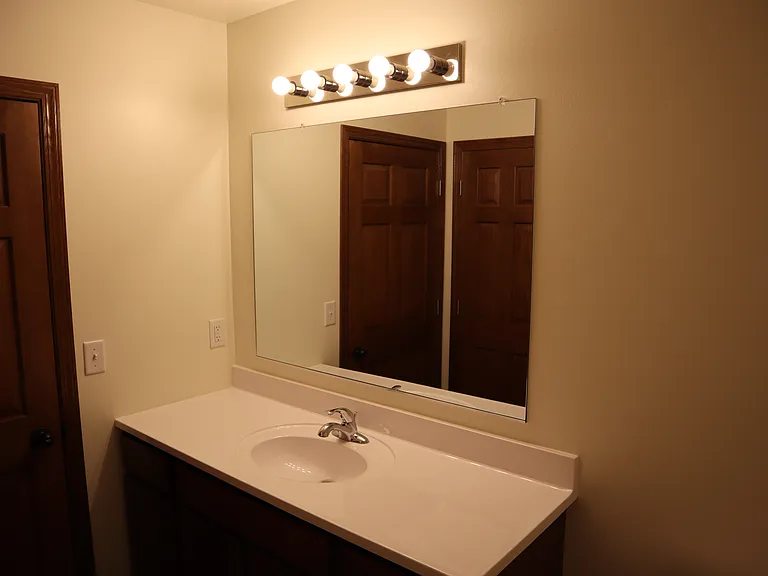 Dreamsville Apartments — Photo 18