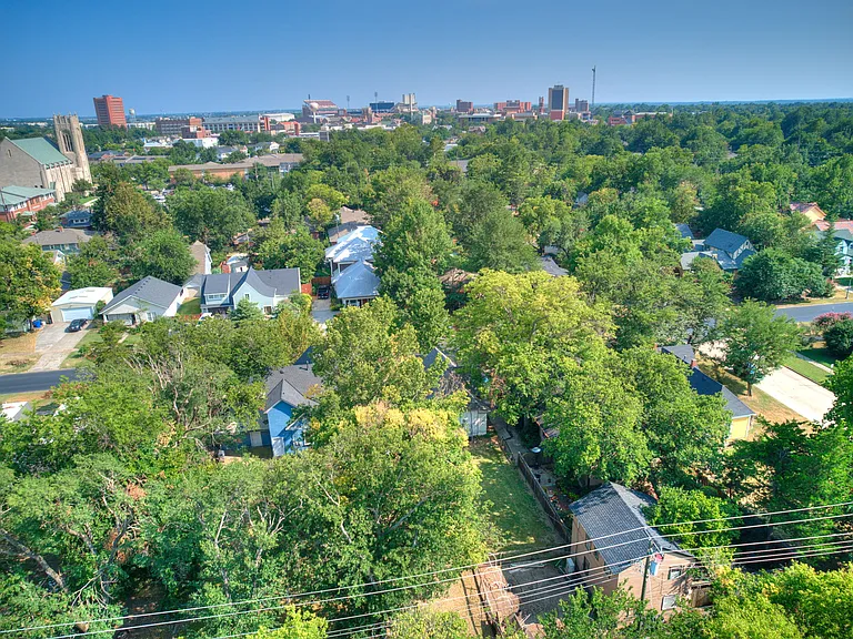 423 W Eufaula St — Photo 4