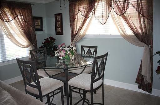 5th image of 809 Andrews Ave