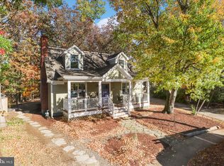 2325 S Buchanan St, Arlington, VA 22206