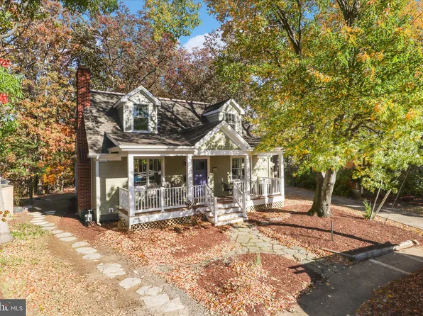 2325 S Buchanan St, Arlington, VA 22206