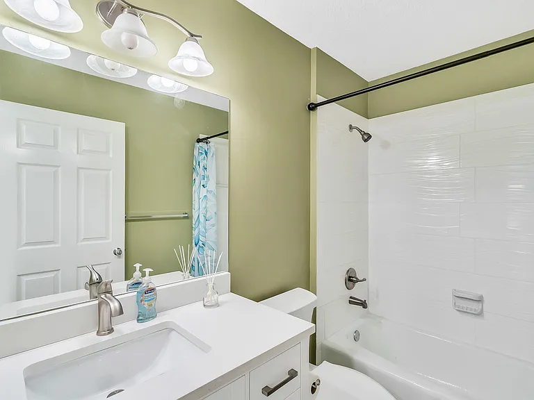 827 Oak Harbour Dr — Photo 48