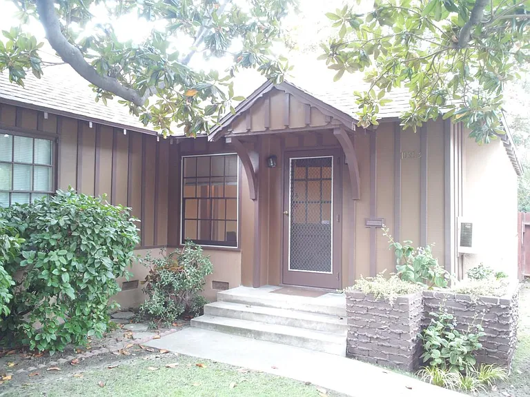 10603 Camarillo St — Photo 1