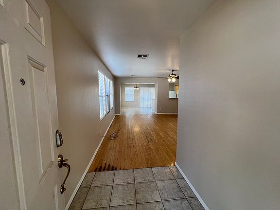 3rd image of 5637 E Florian Ave