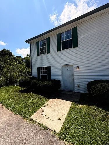 917 Altamont Ct #H Photo 1