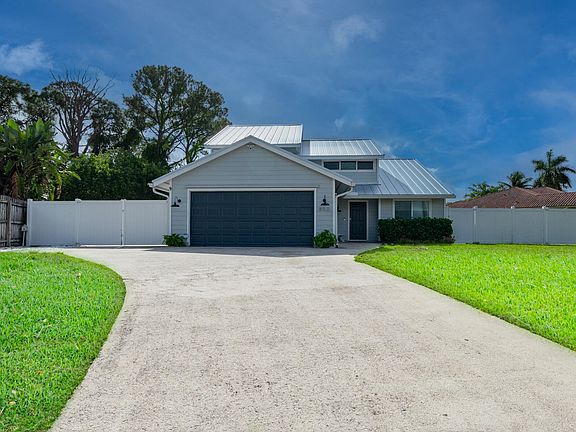 3rd image of 850 Briarwood Drive