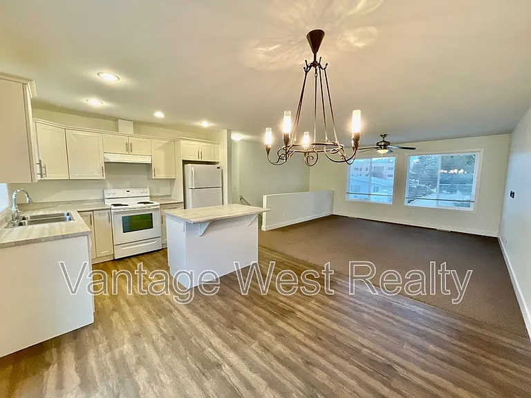 2442 Last Rd — Photo 4