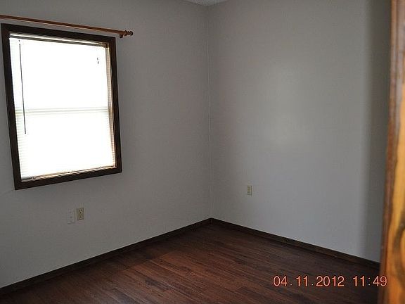 5th image of 109 W Brimstone St