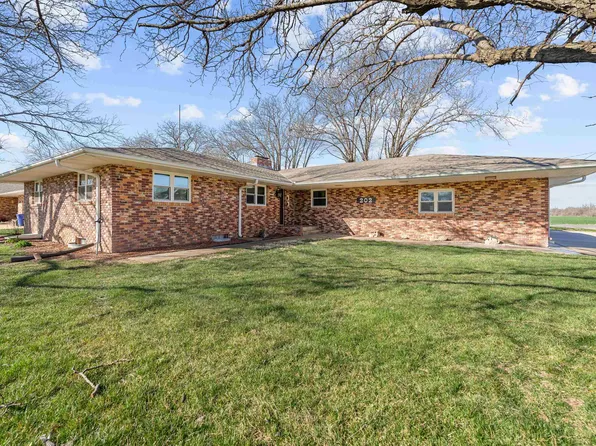 202 S Cherry St, Lindsborg, KS 67456