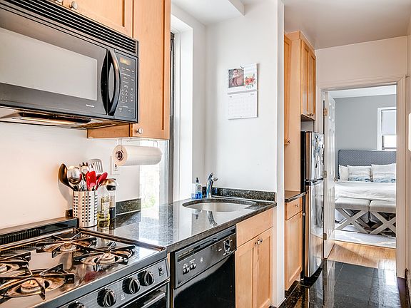 4th image of 152 E 84th St APT 6I
