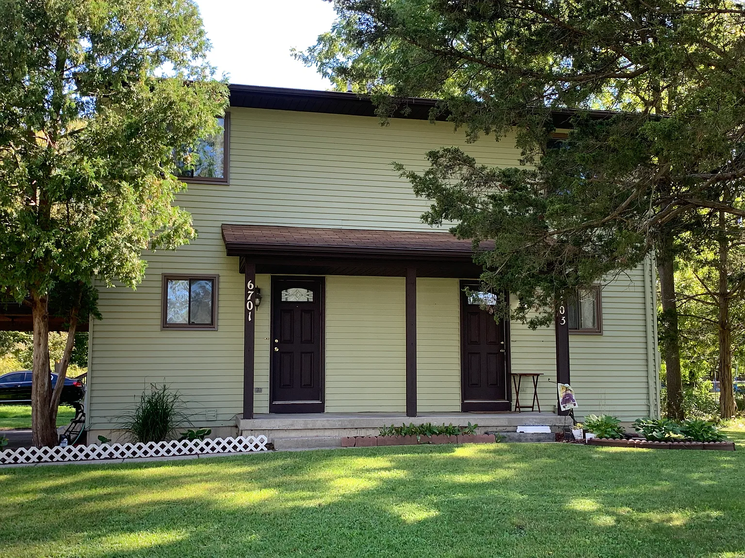 2 bed, 1.5 bath, 1050 sqft, $1,200 — Photo 2