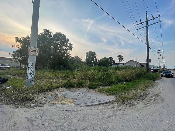 2nd image of 2600 Almonaster Ave