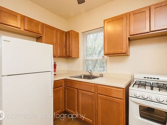 3rd image of 2510 N Lincoln Ave #2