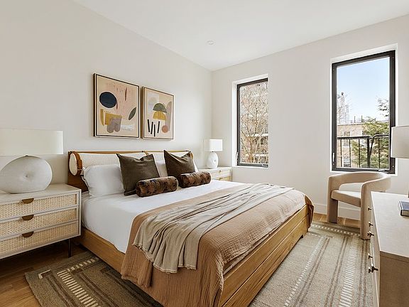 5th image of 212 Huron St #3