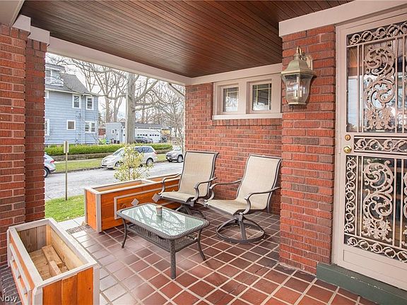 5th image of 15905 Lake Ave