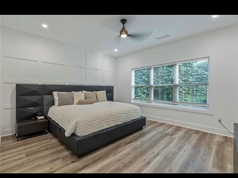 80 Burbank Dr NW — Photo 6