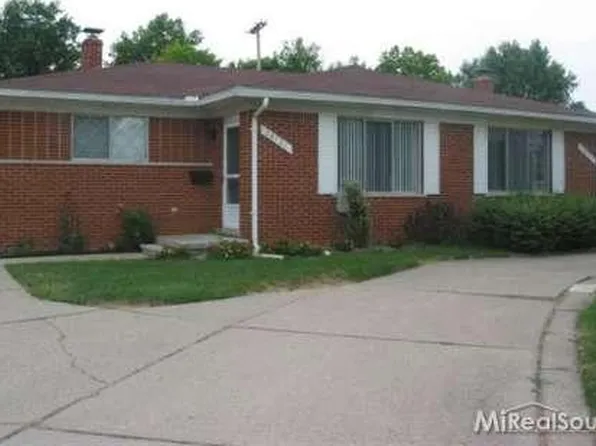 28721 Little Mack Ave, Saint Clair Shores, MI 48081