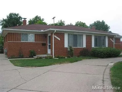 28721 Little Mack Ave photo 1