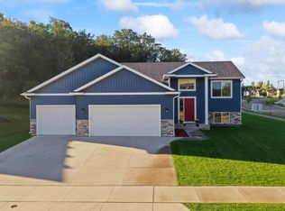 6758 Gaillardia Dr NW, Rochester, MN 55901