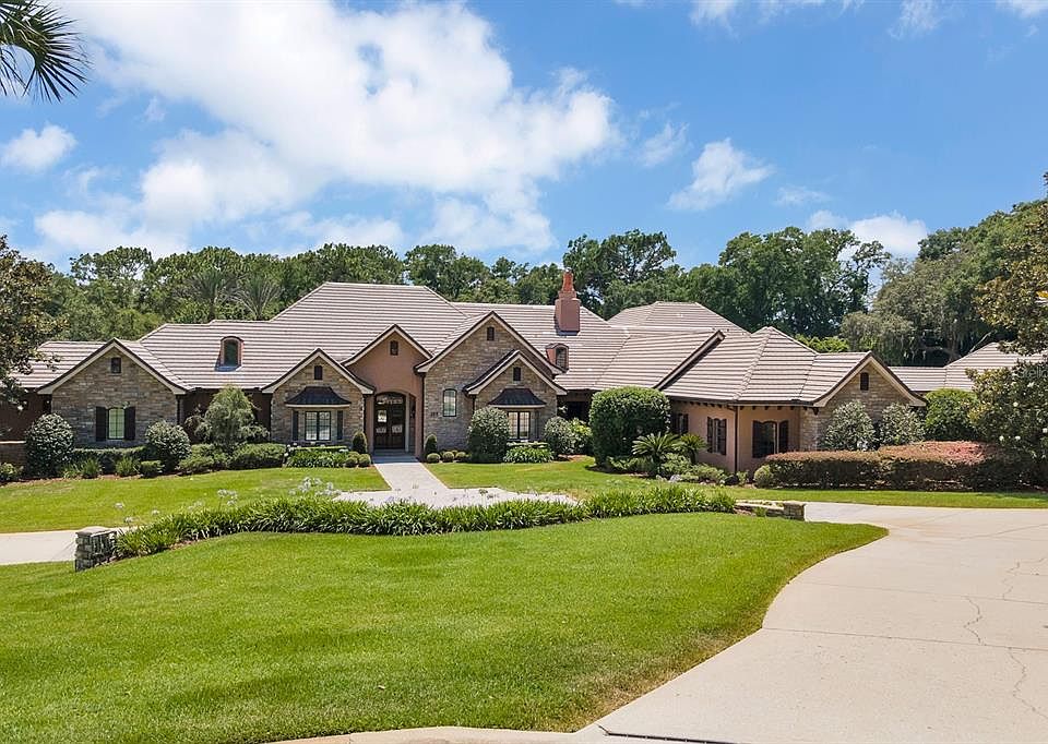 1st image of 300 Grandview Pl