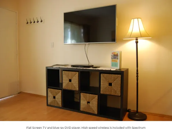 11025 Kittridge St APT 130, North Hollywood, CA 91606