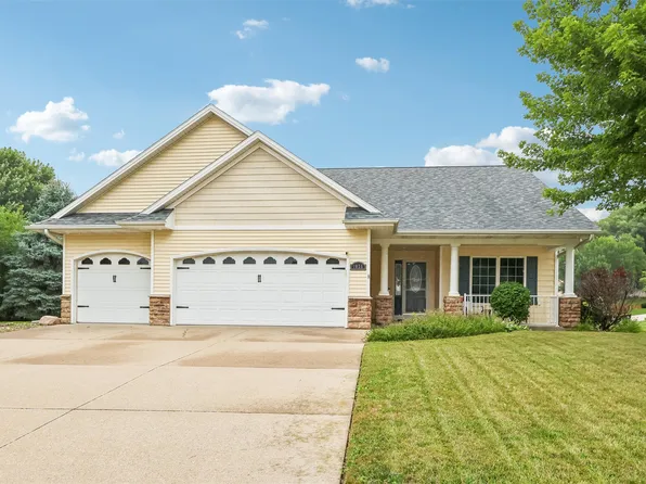 1055 SE Brentwood Dr, Waukee, IA 50263