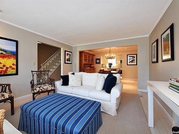 2nd image of 1593 Lakeview Dr