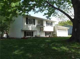 709 Larkspur Ln, O'Fallon, MO 63366