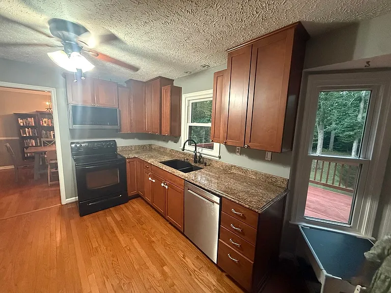 127 Pilgrim Cv — Photo 11