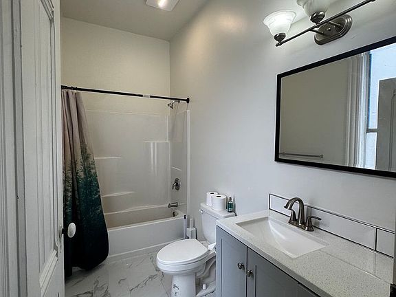 5th image of 910 8th St #1/2