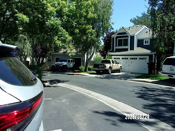 4th image of 925 Oak Park Dr