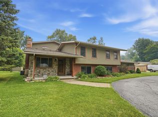 3454 Paddington Dr, Troy, MI 48084