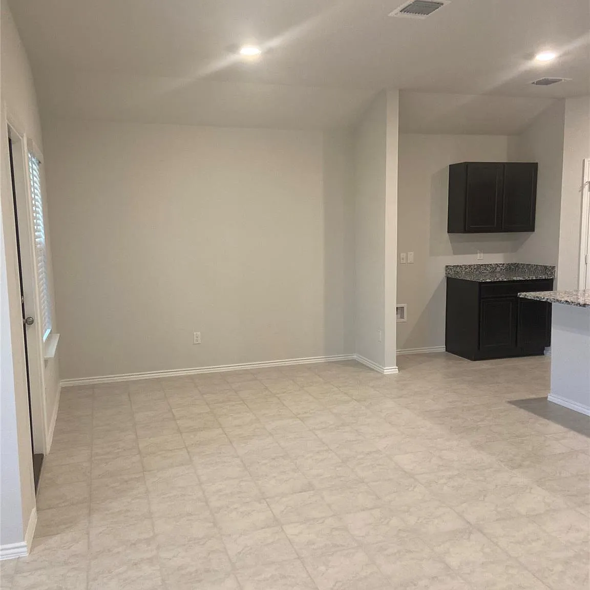 4 bed, 2.0 bath, 1761 sqft, $1,799 — Photo 3