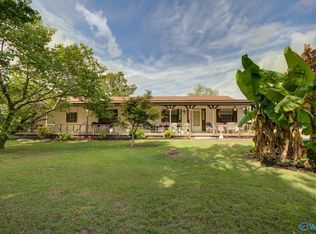 1318 New Center Rd, Hartselle, AL 35640