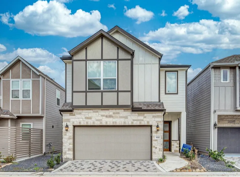 3011 Valley Peak Dr