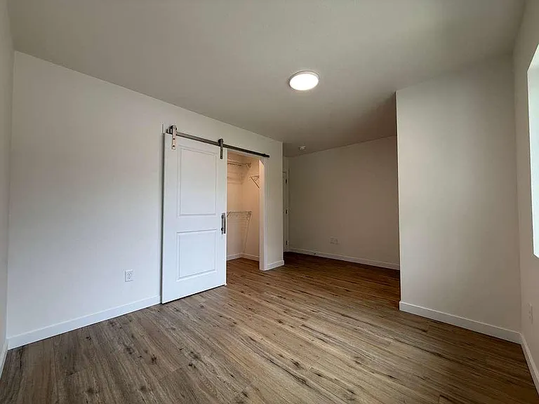 3925 E 32nd Ave #2 — Photo 16